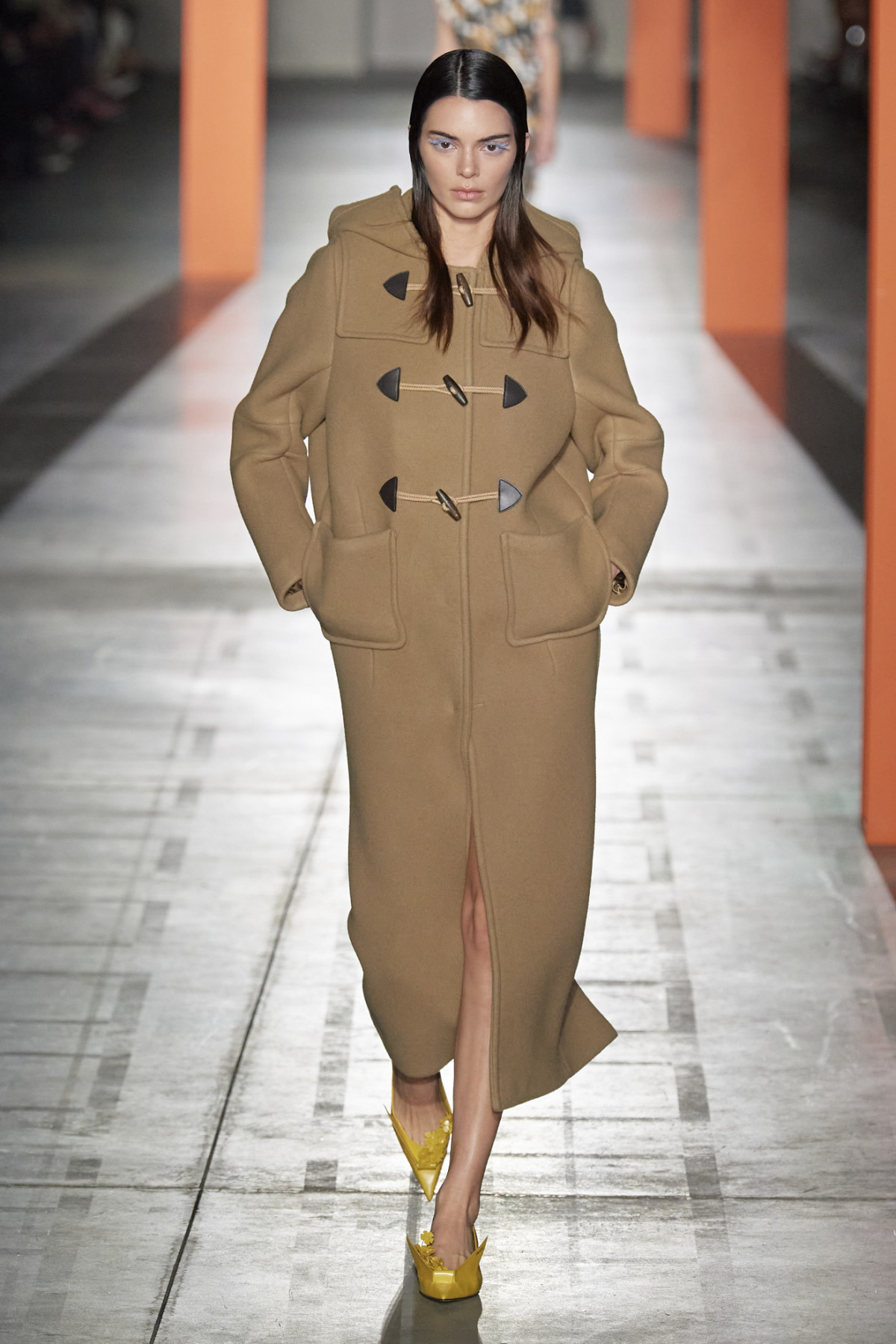 Пальто женское демисезонное 2023 модные тенденции